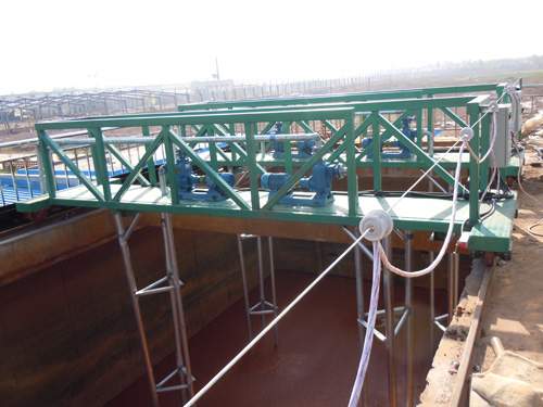 行車式刮泥機(jī)